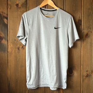 Nike Pro mens gym shirt size small